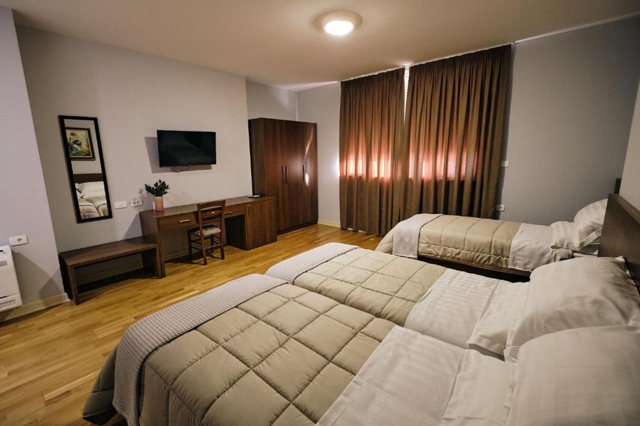 In Center Hotel