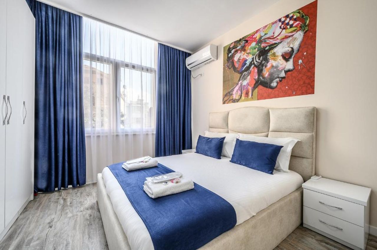 Miku Apartment-Modernly Designed Downtown Tirana