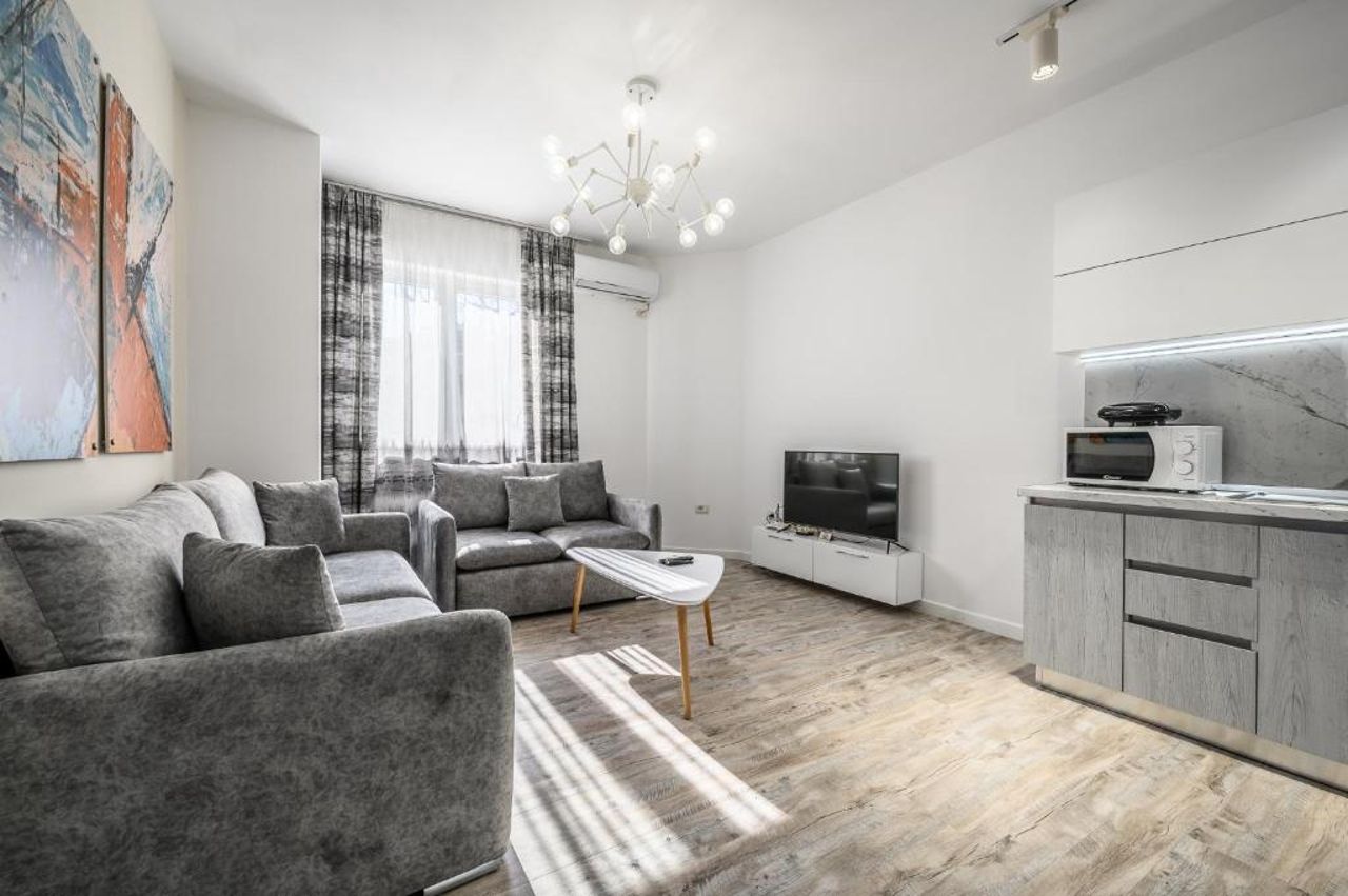 Miku Apartment-Modernly Designed Downtown Tirana