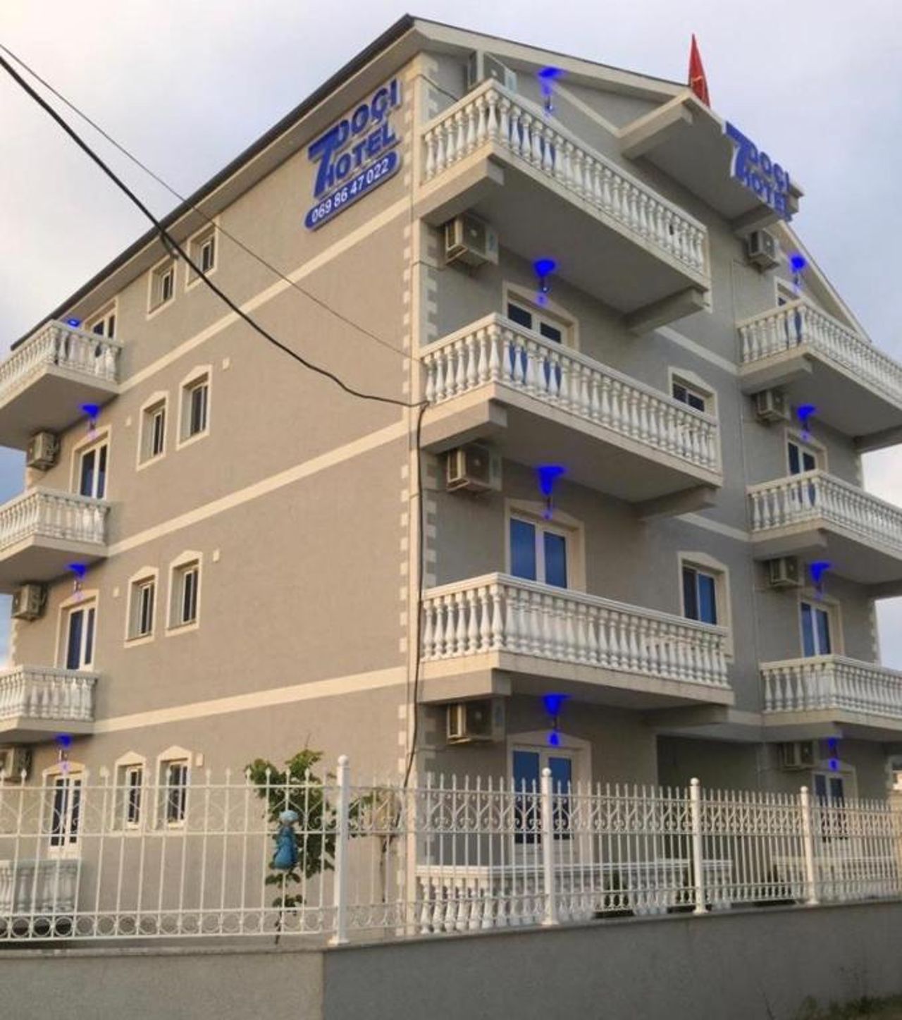 Doci Seven Hotel