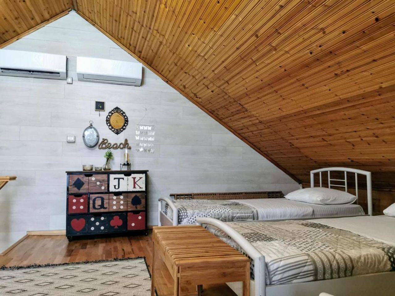 Beachfront, Tirana Guest House