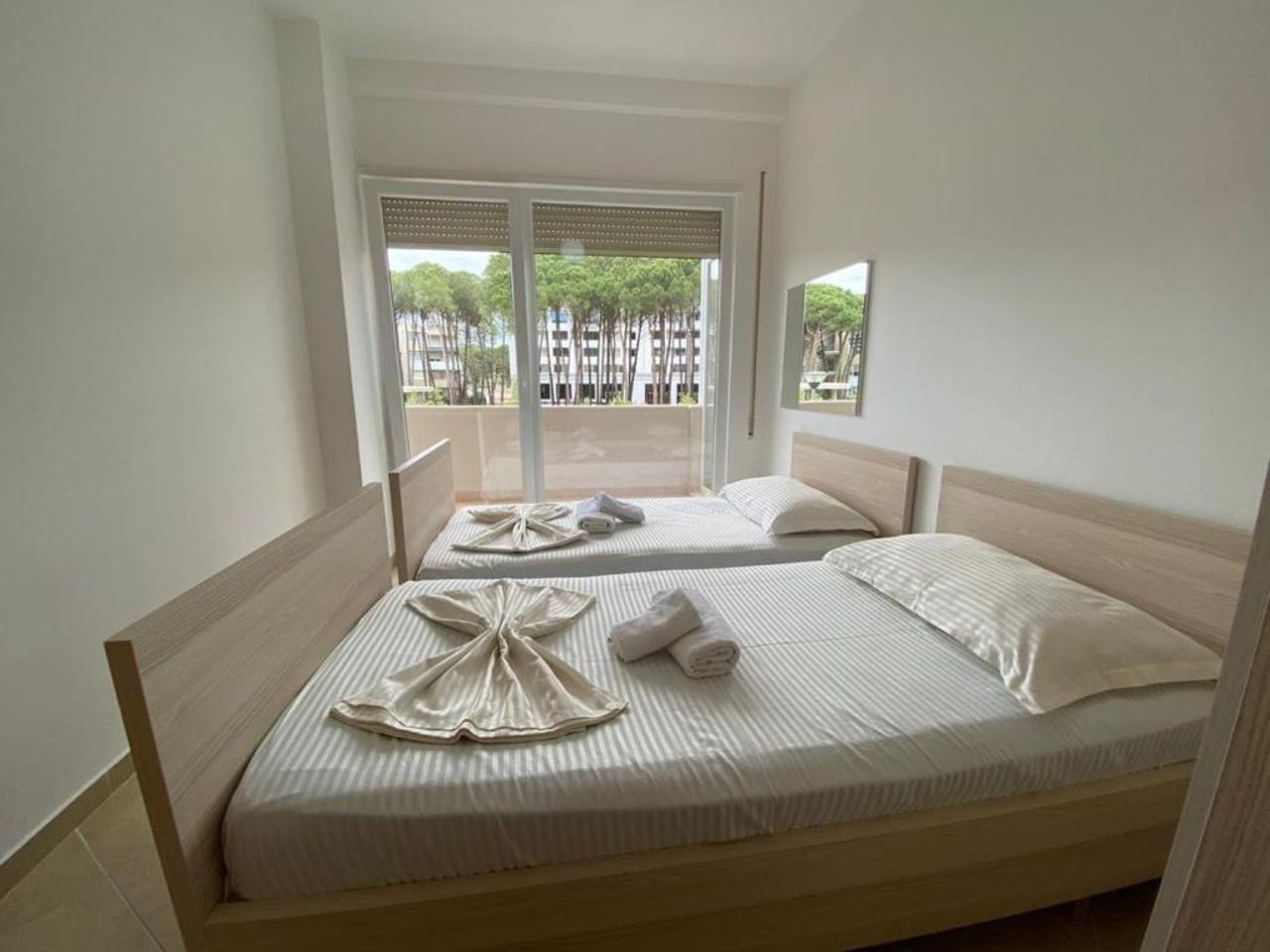 EME APARTMENTS - Kompleksi Lura 2 Gjiri i Lalzit