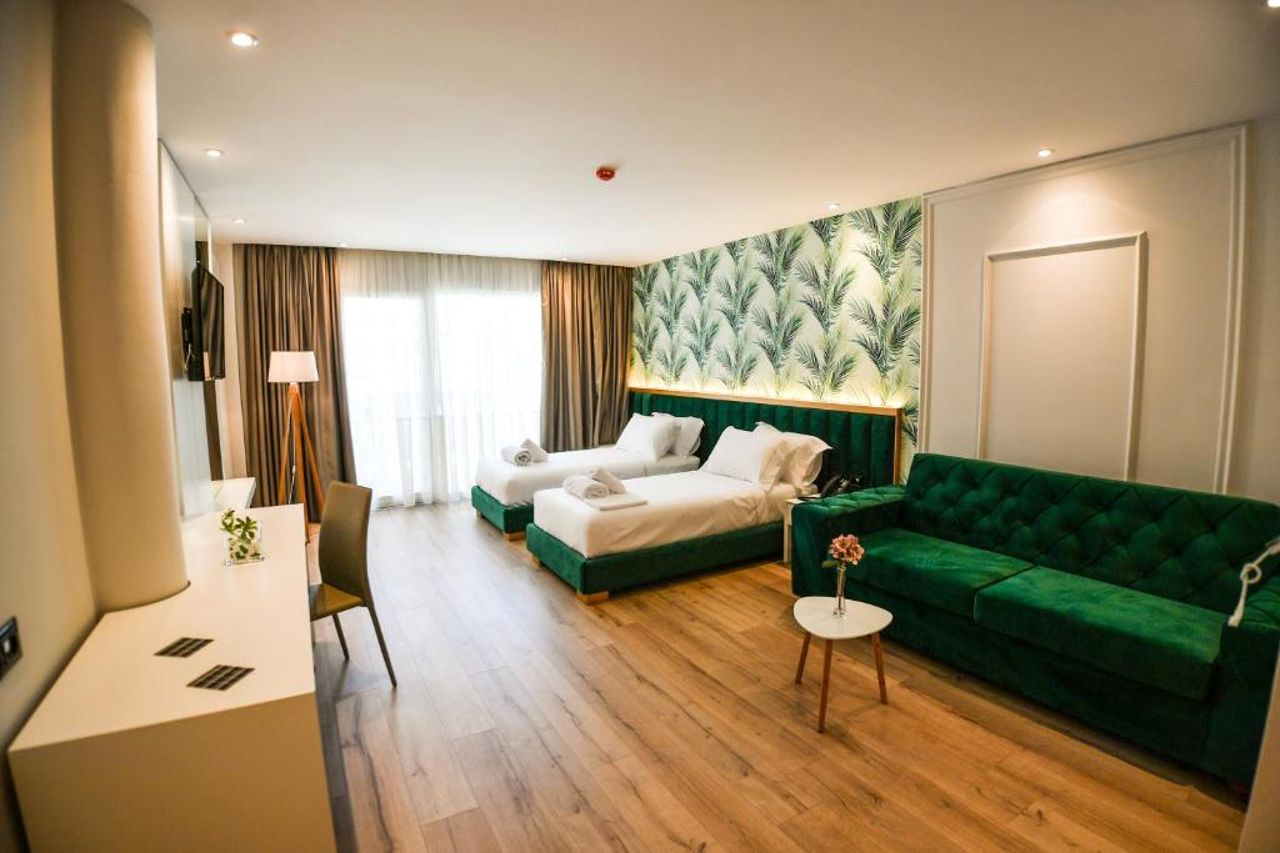 Iliad Hotel