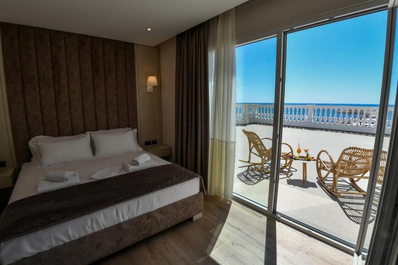 Iliad Hotel