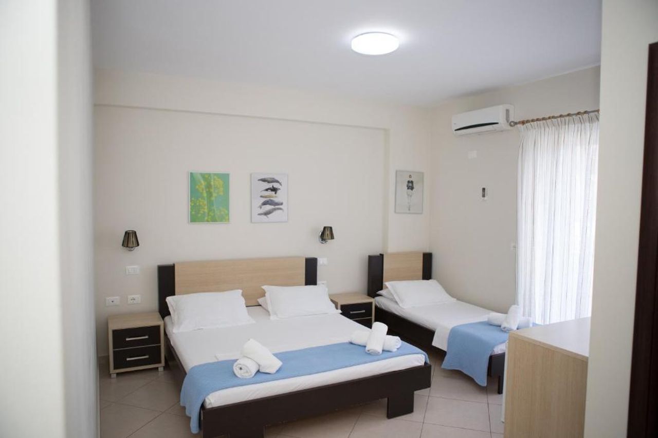 Perivolos Apartments