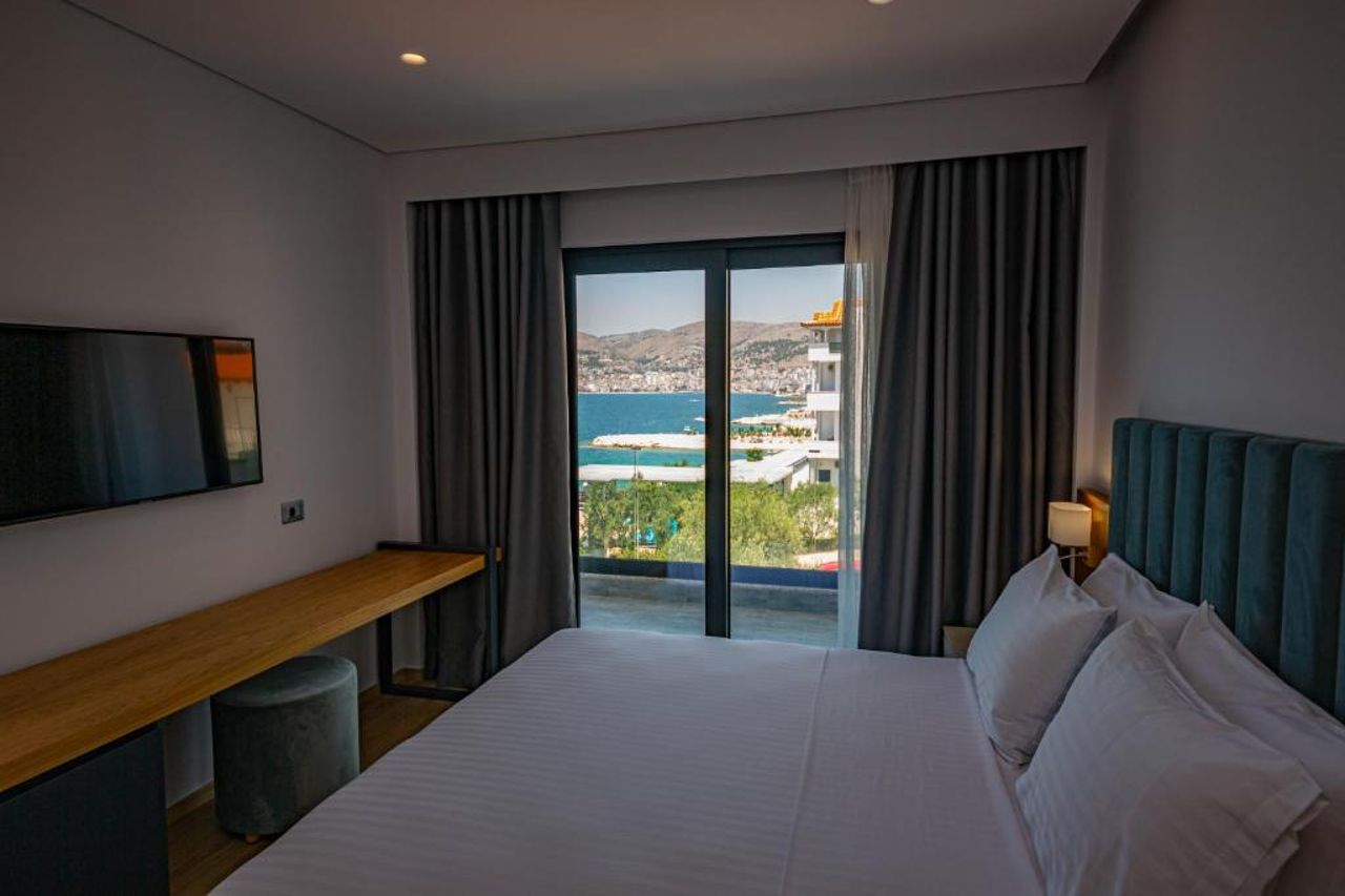 El Primero Hotel