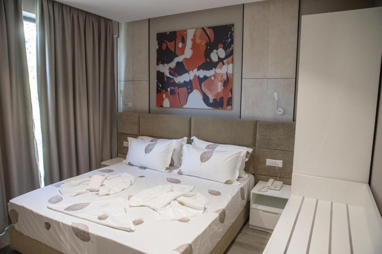 Hotel Qeparo
