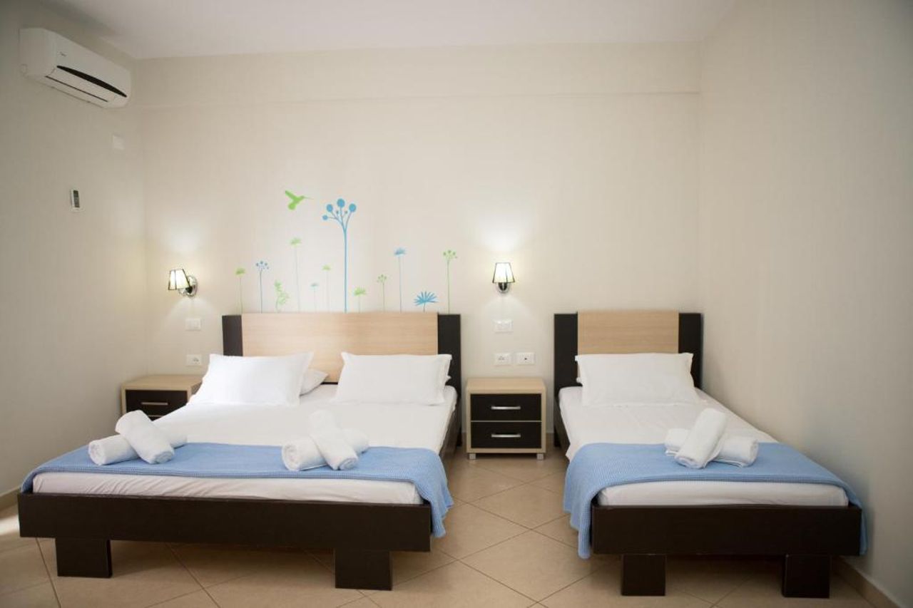 Perivolos Apartments