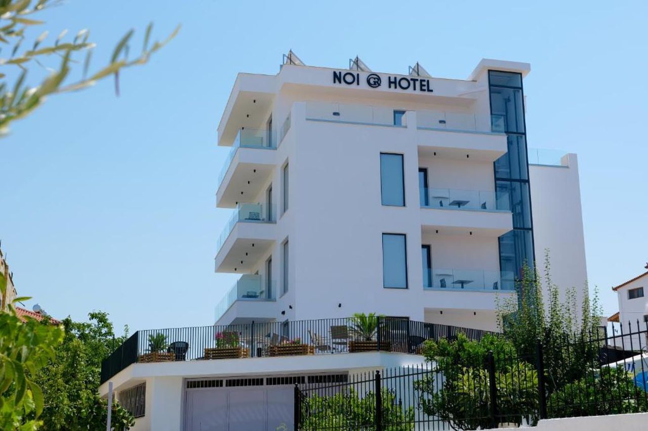 Noi Hotel