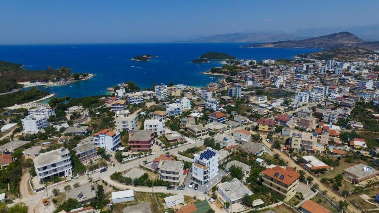 Noi Hotel