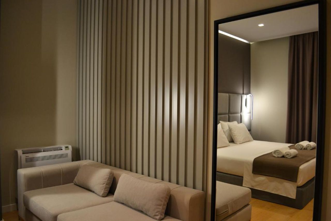 ArtNest Luxury Hotel & Suites