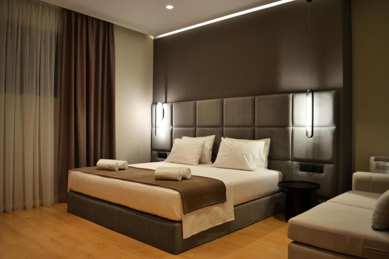 ArtNest Luxury Hotel & Suites