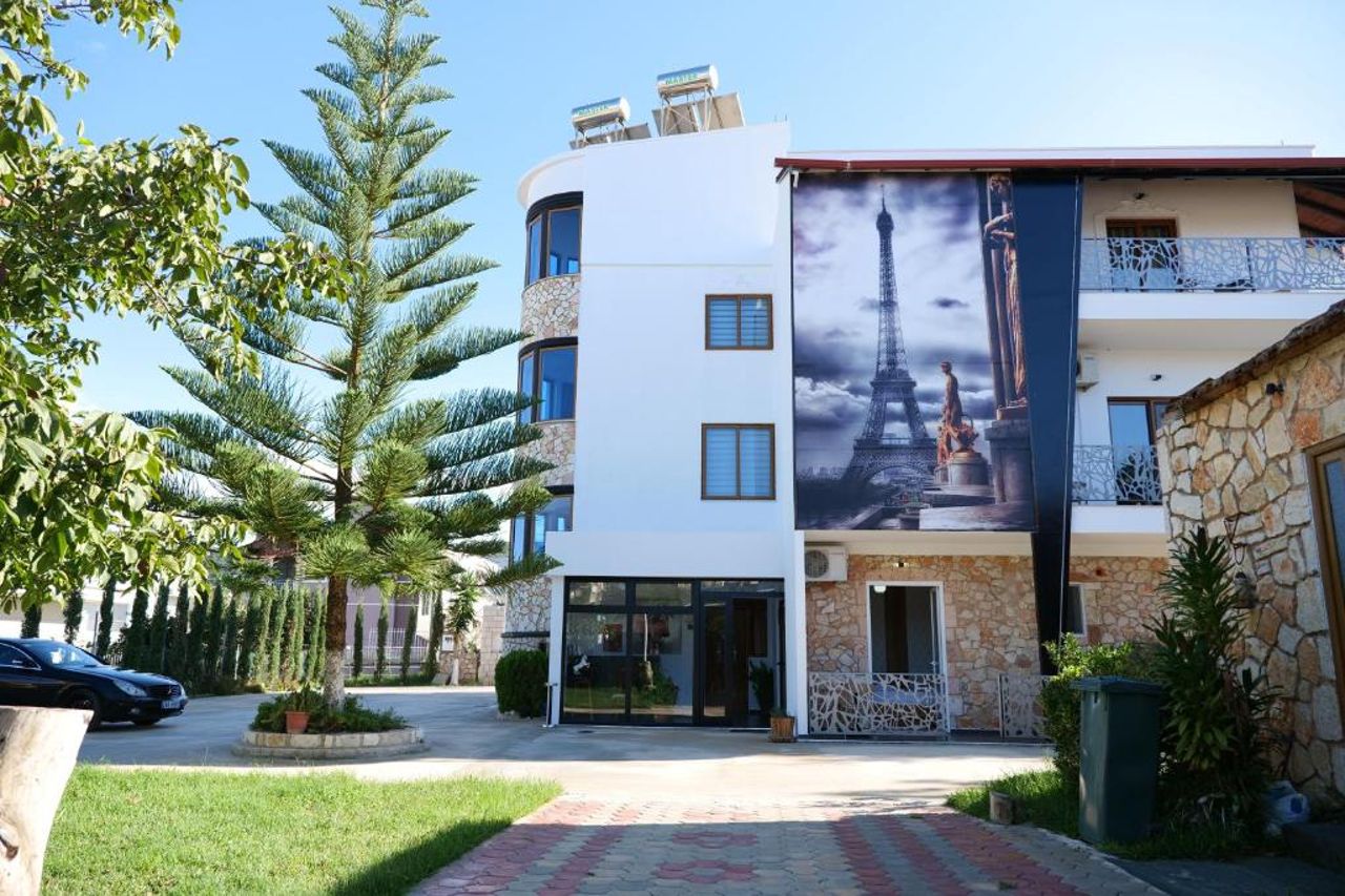 Ksamil Central Park Hotel