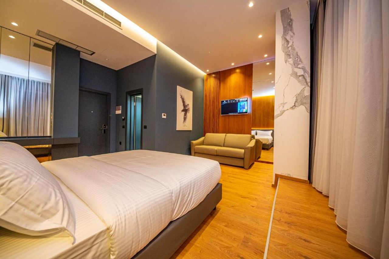 Black Diamond Hotel