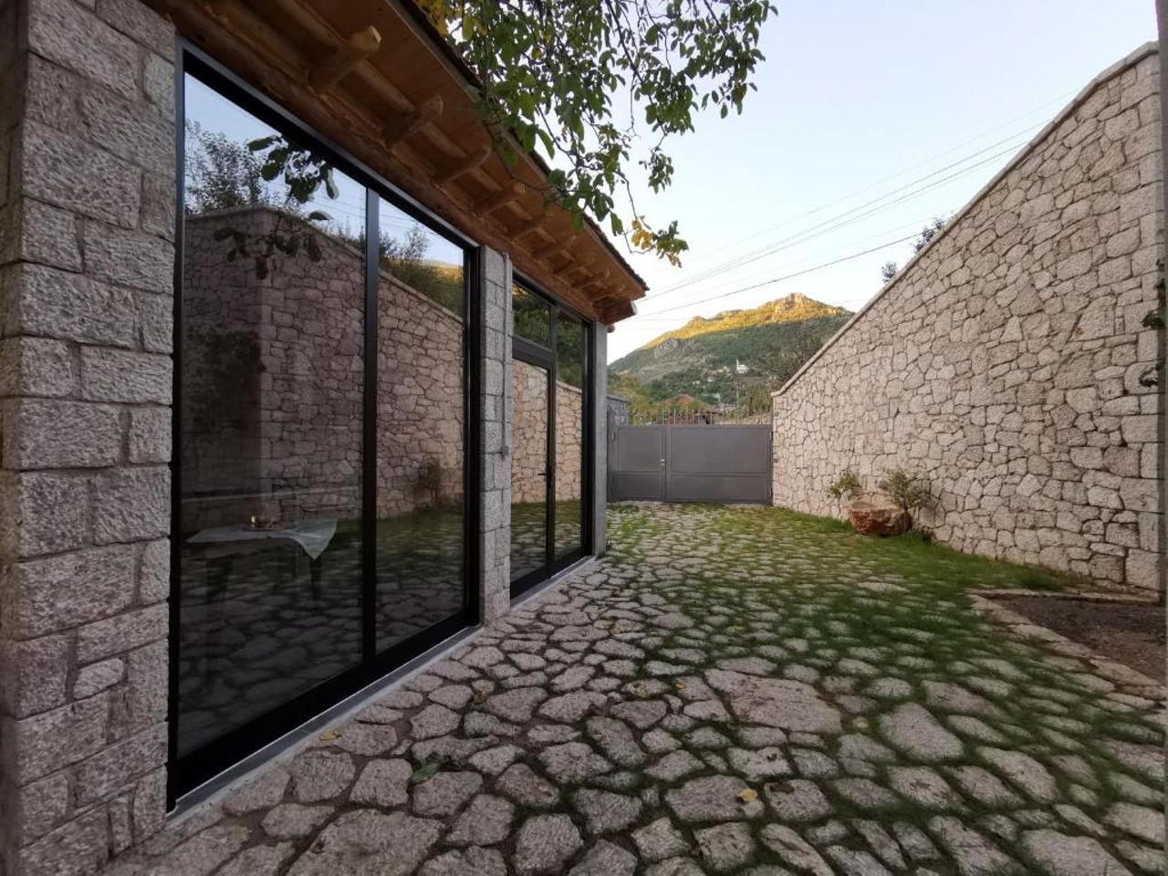 VILA RIRA - Rrajcë, Shebenik