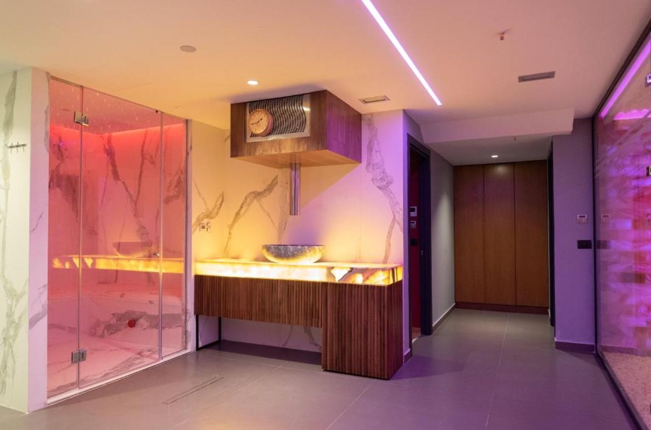 Black Diamond Hotel