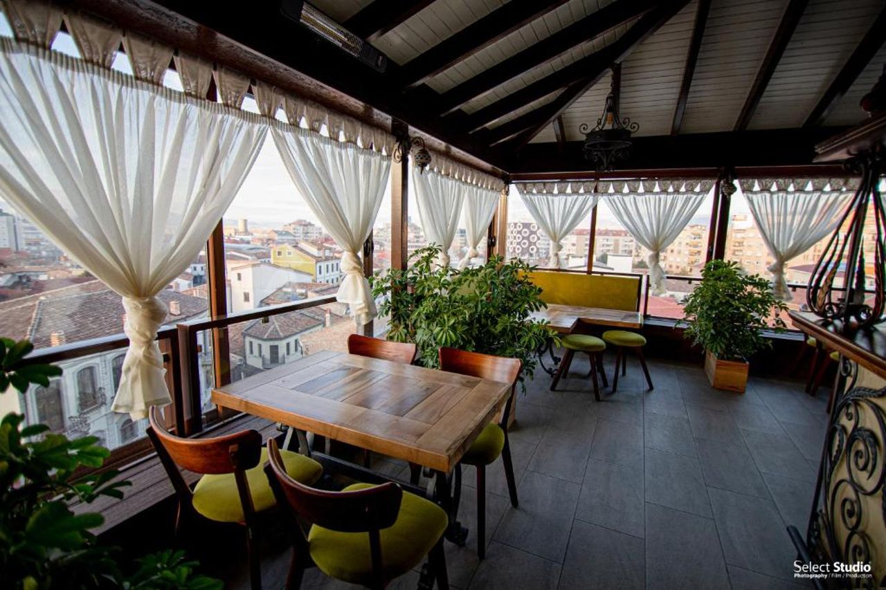 SAHATI Hotel & Restaurant