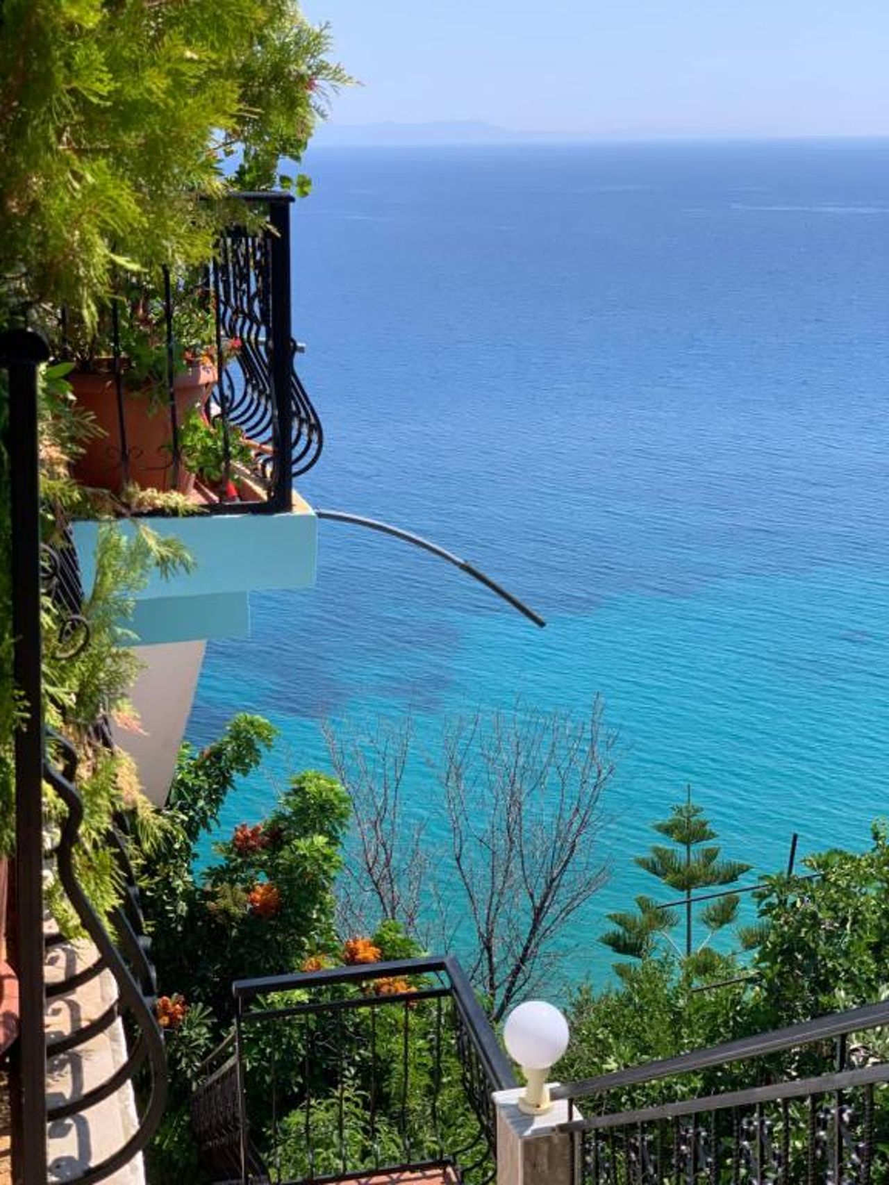 Hotel Odhisea Qeparo