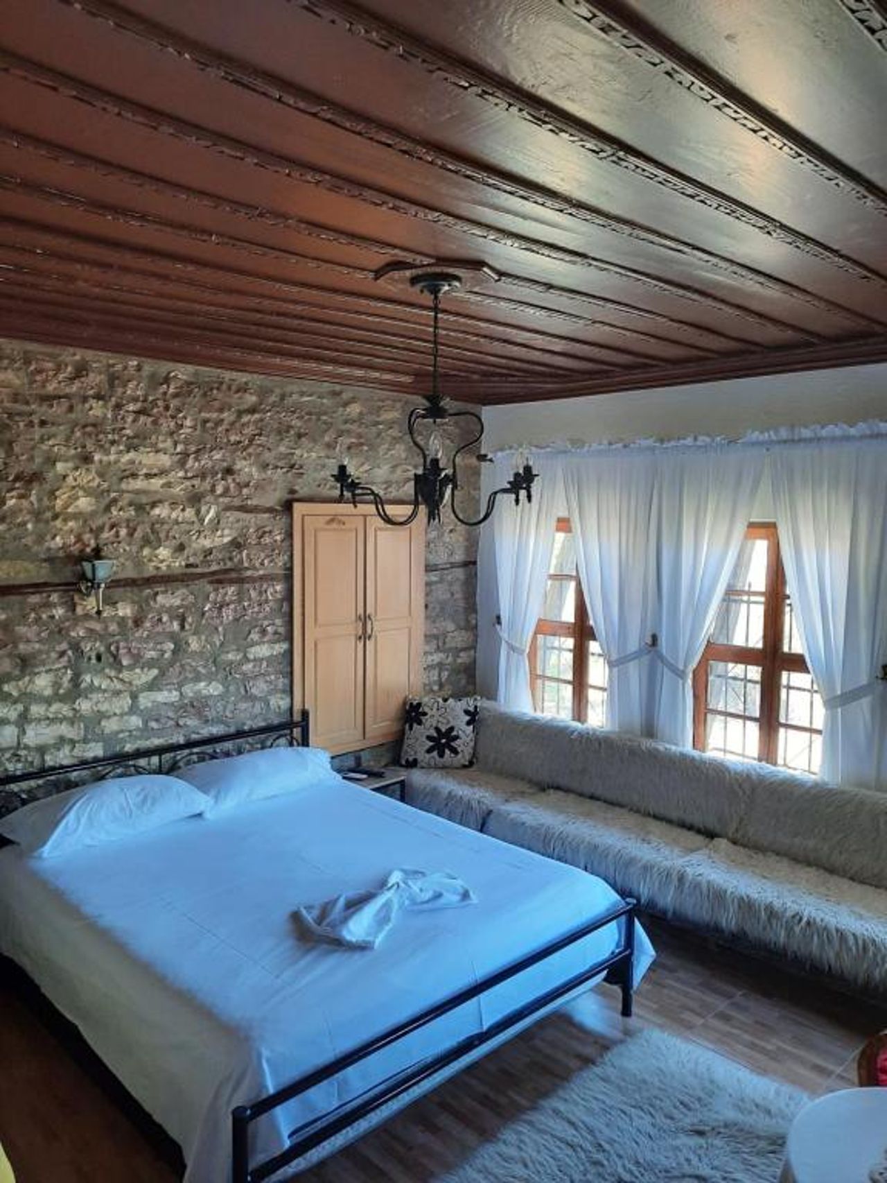 Stone rooms 1850