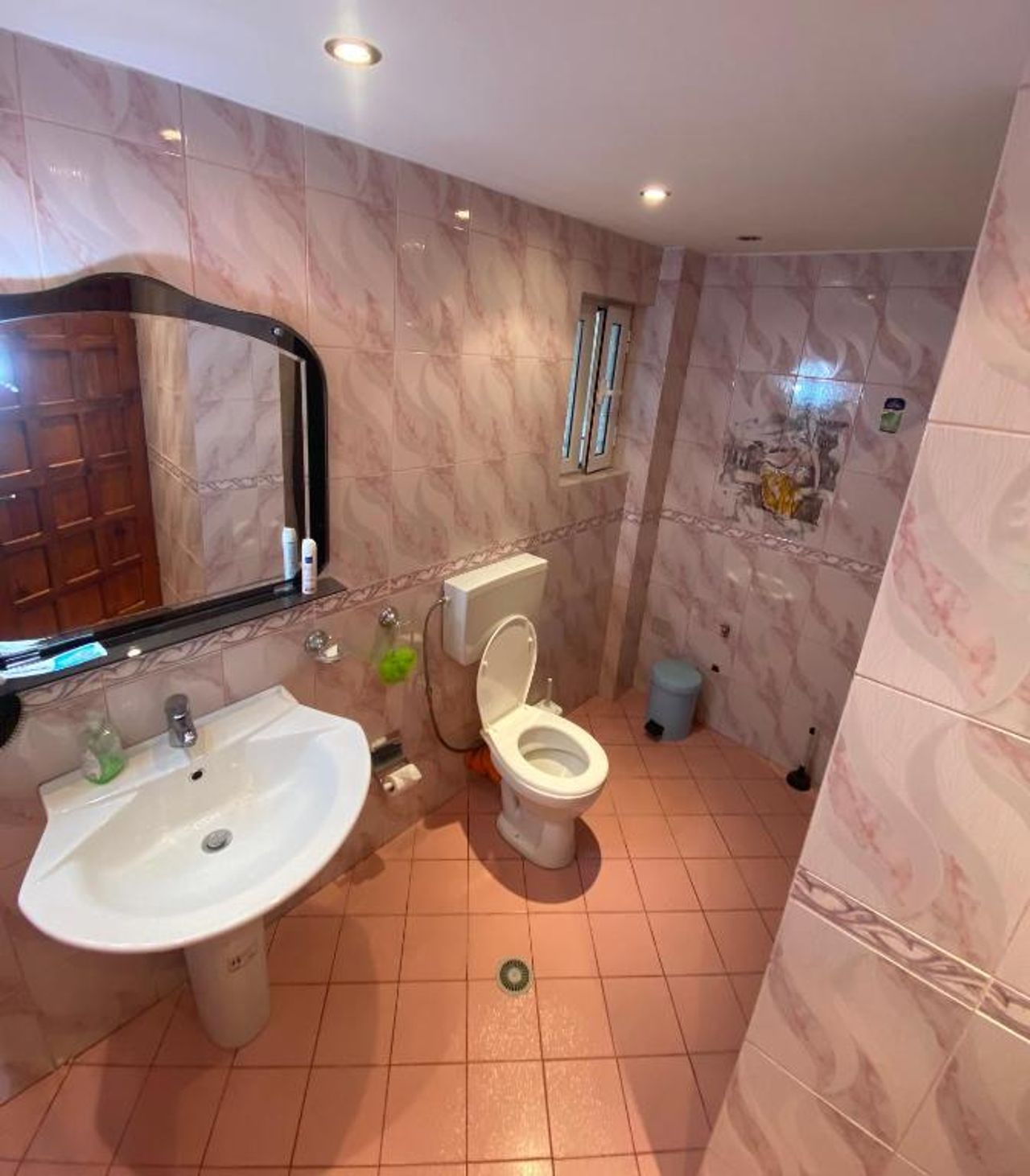 Vlora Backpackers Hostel & Bar LUNGOMARE