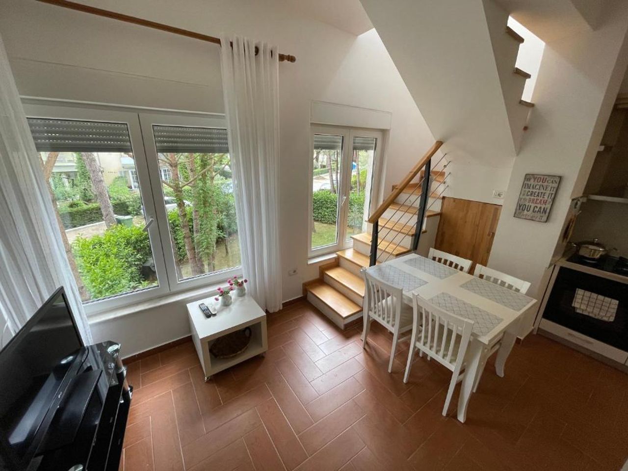Gjiri Lalzit Apartment