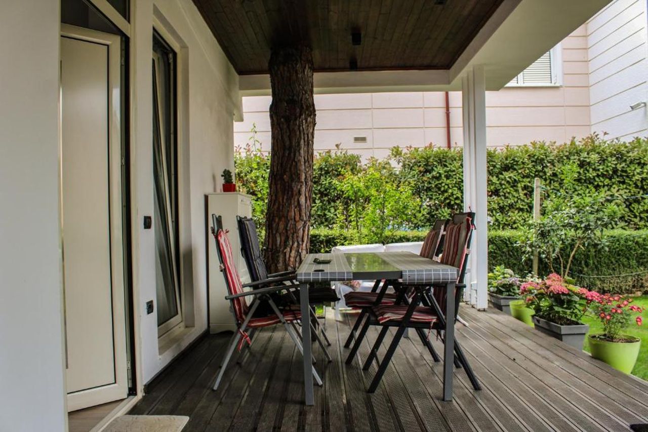 Ivy Lalzi Bay Beach House