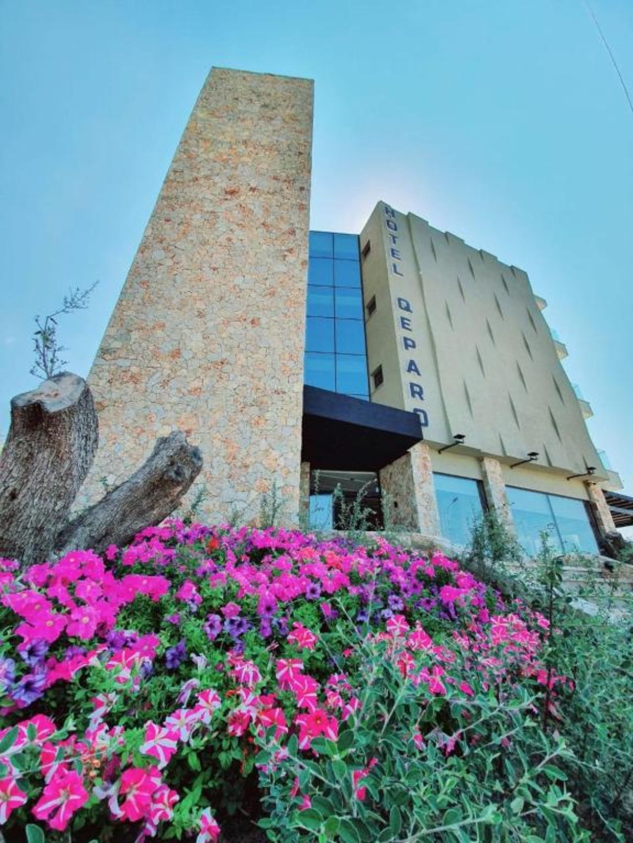 Hotel Qeparo