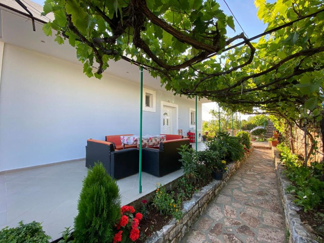 Apartment Krenar Voda