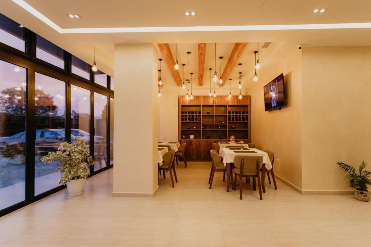 Hotel Miki