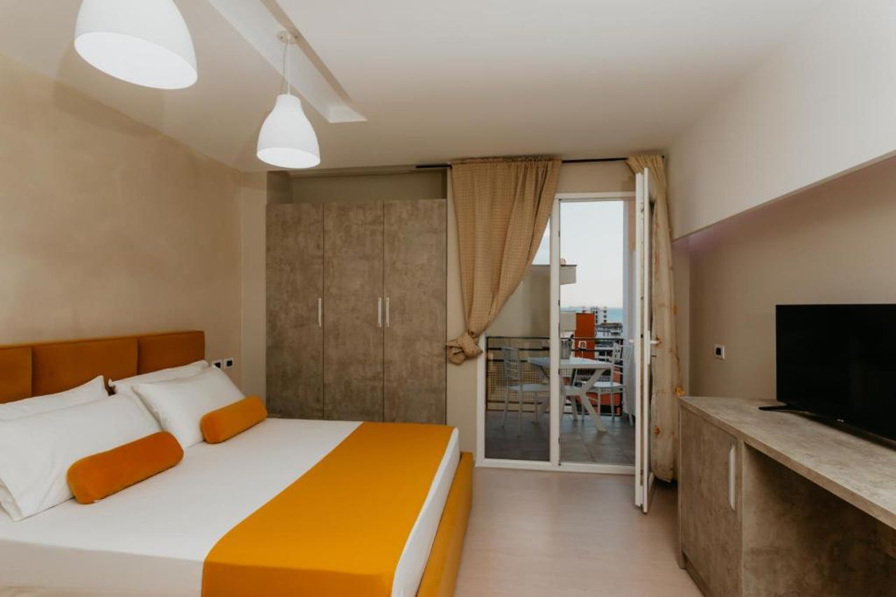 Hotel Miki