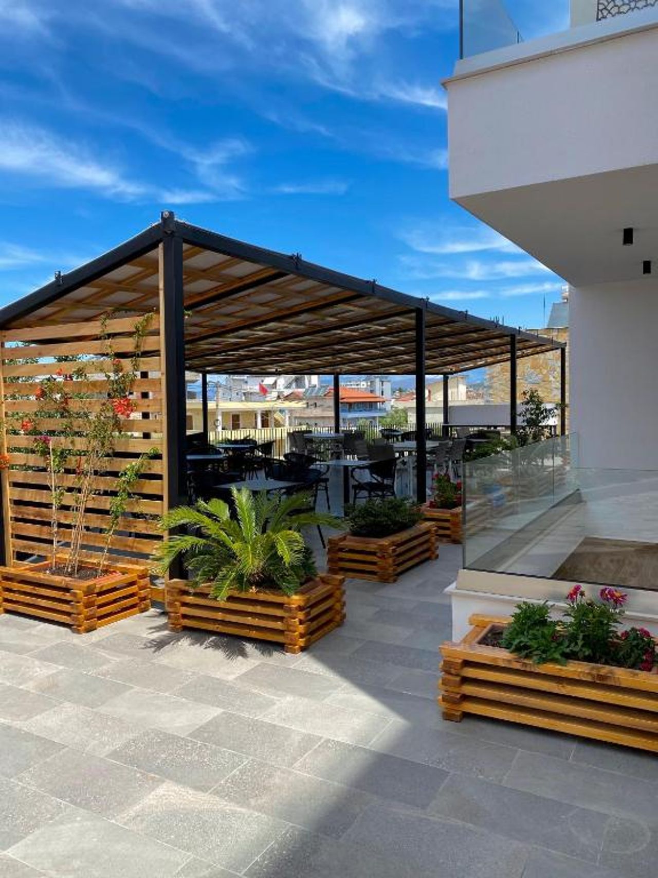 Noi Hotel