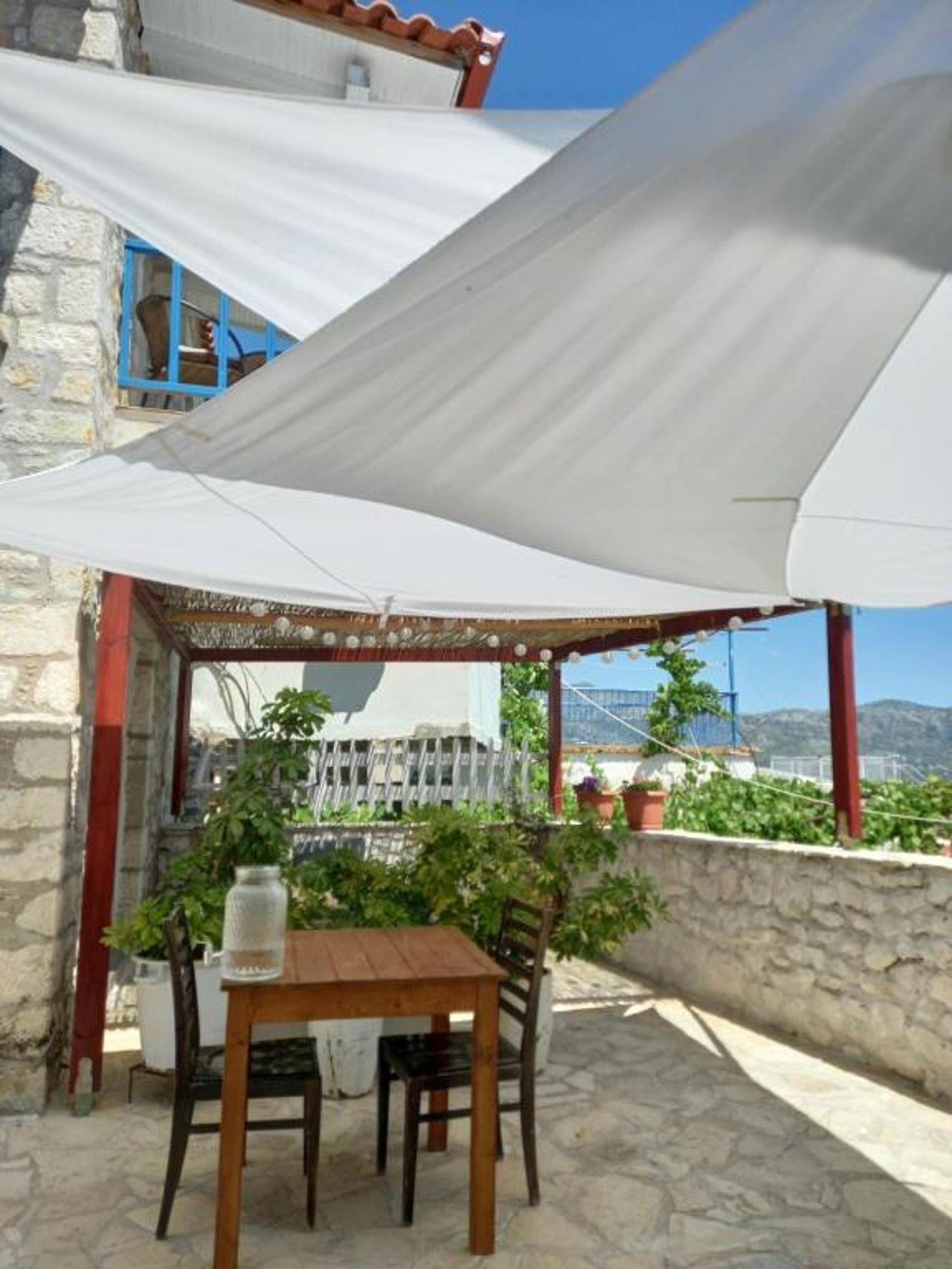 Amphora Guesthouse & Apartments