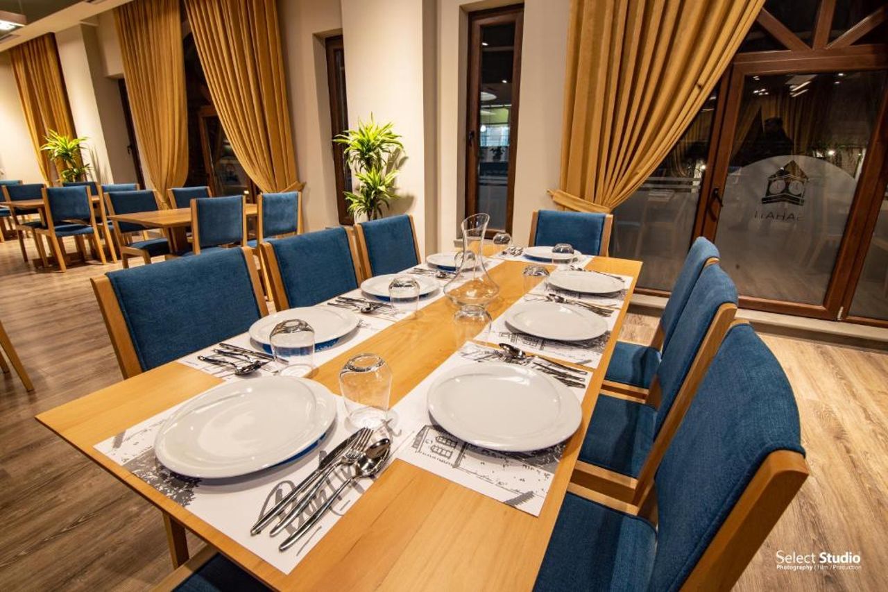 SAHATI Hotel & Restaurant