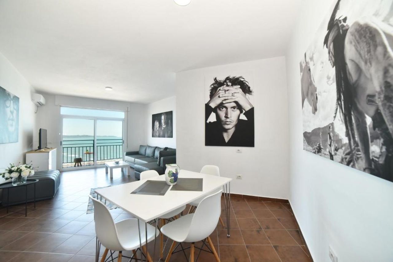 Beachfront Marilyn