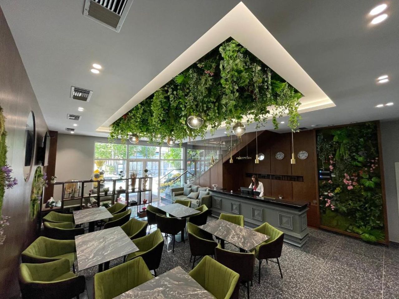 White Crown Hotel