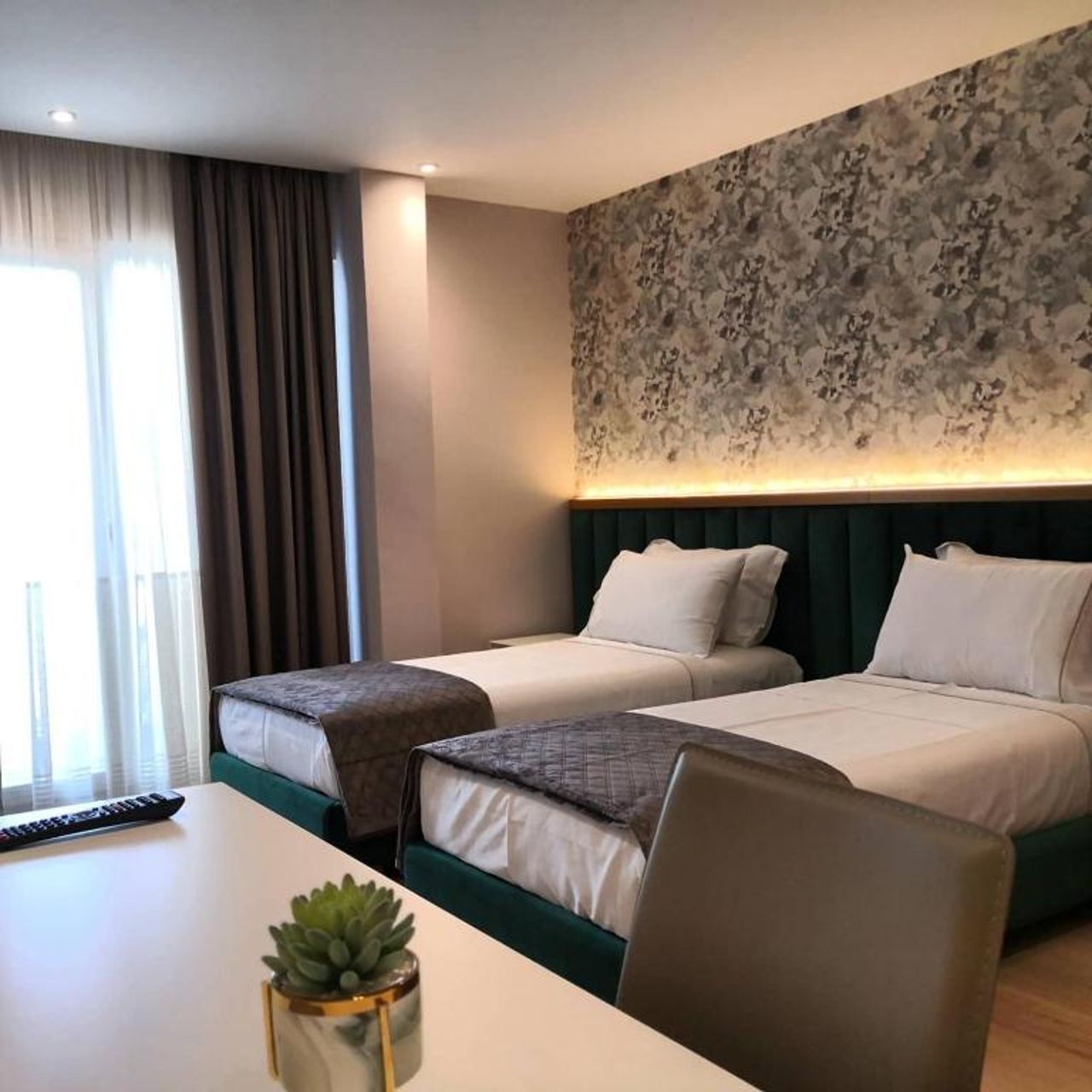 Iliad Hotel