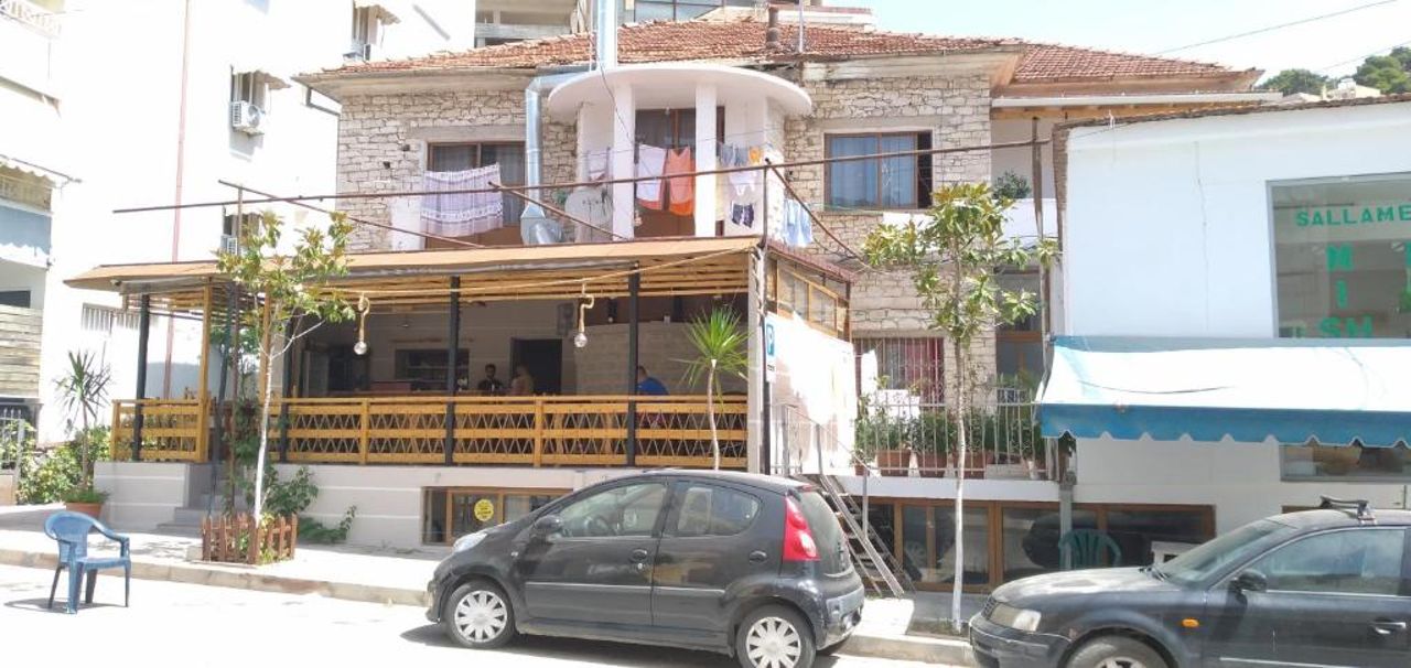 Isufi Guest Houses