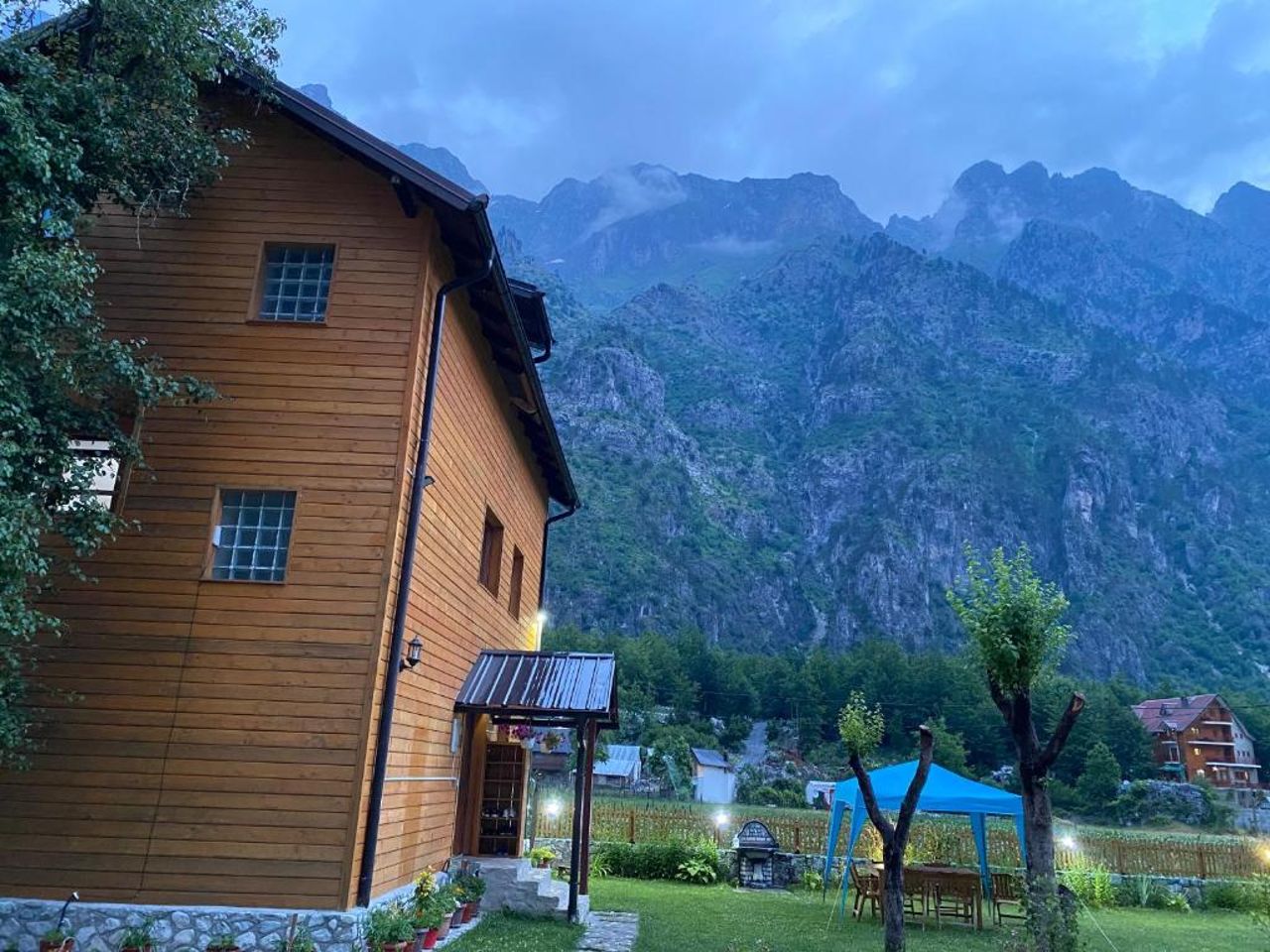 Guesthouse Mehmeti