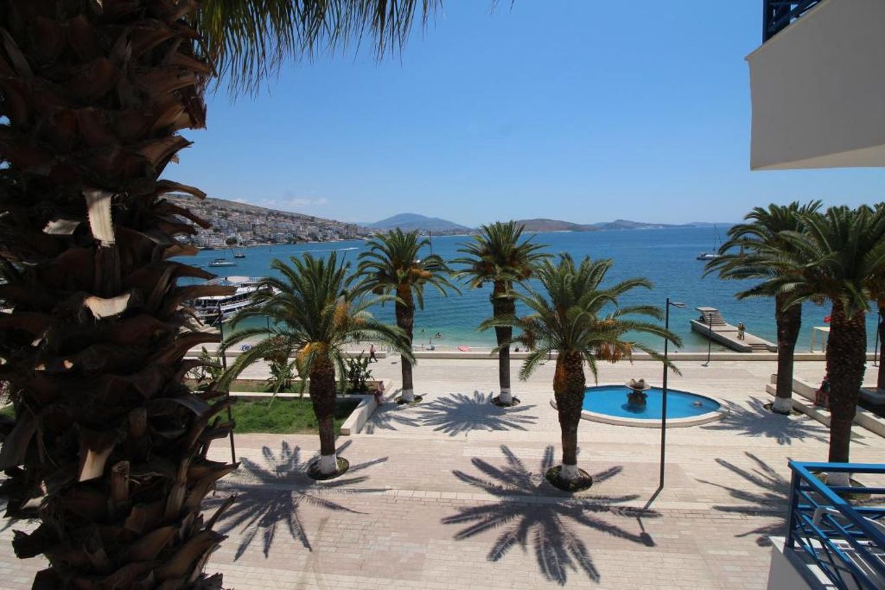 Hotel Ari