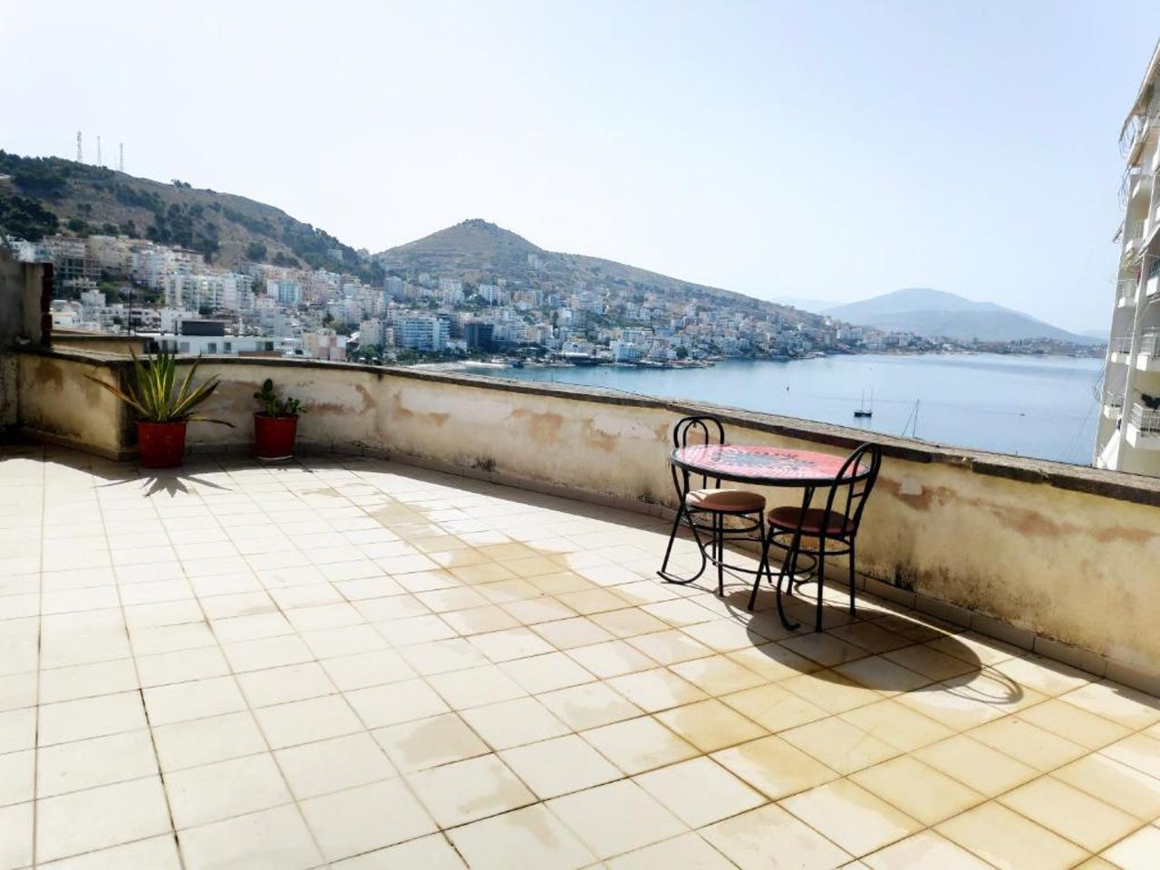 Private Studio Sea View 2 minutes away from beach