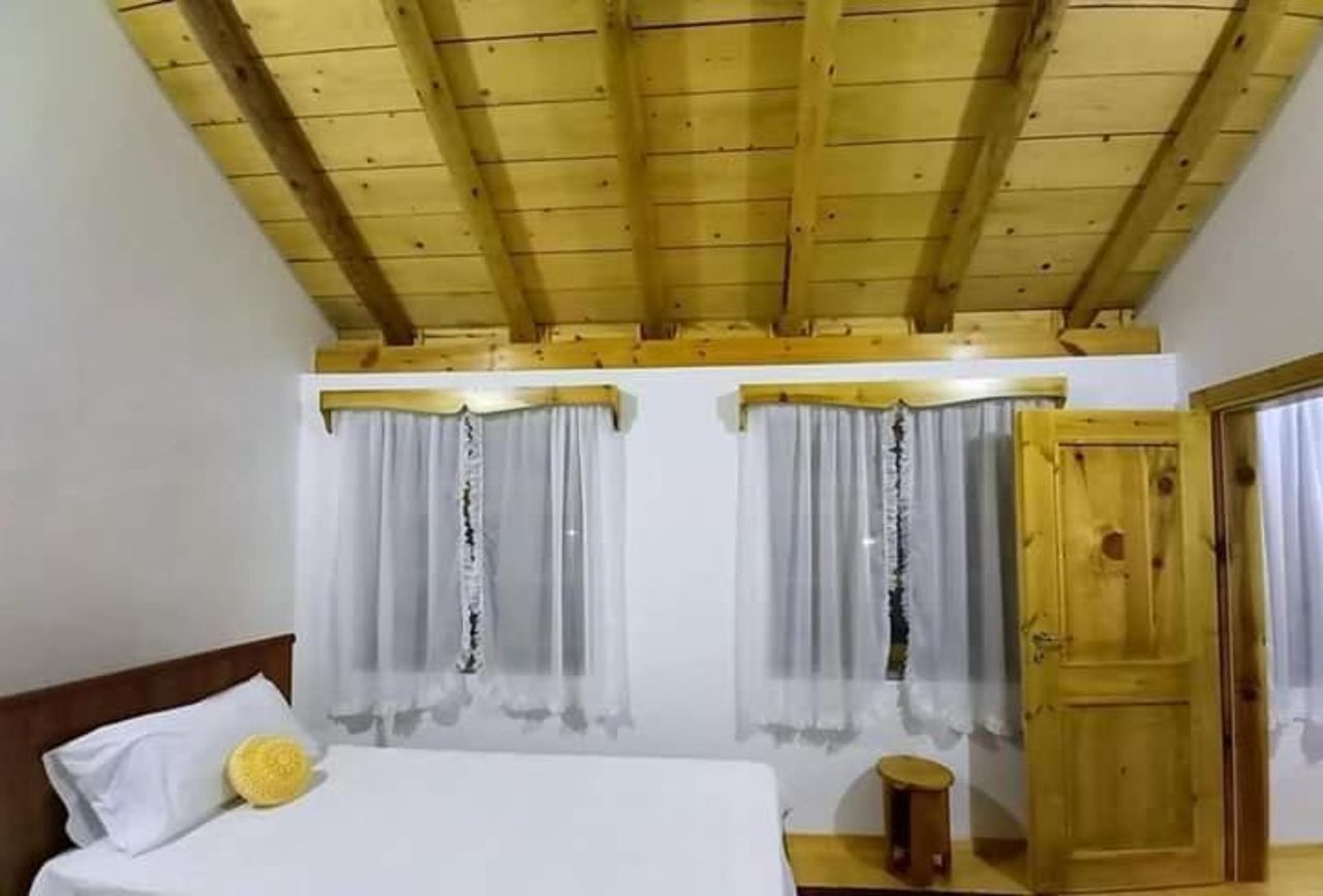 Bujtina Peshtan Guesthouse&Camping