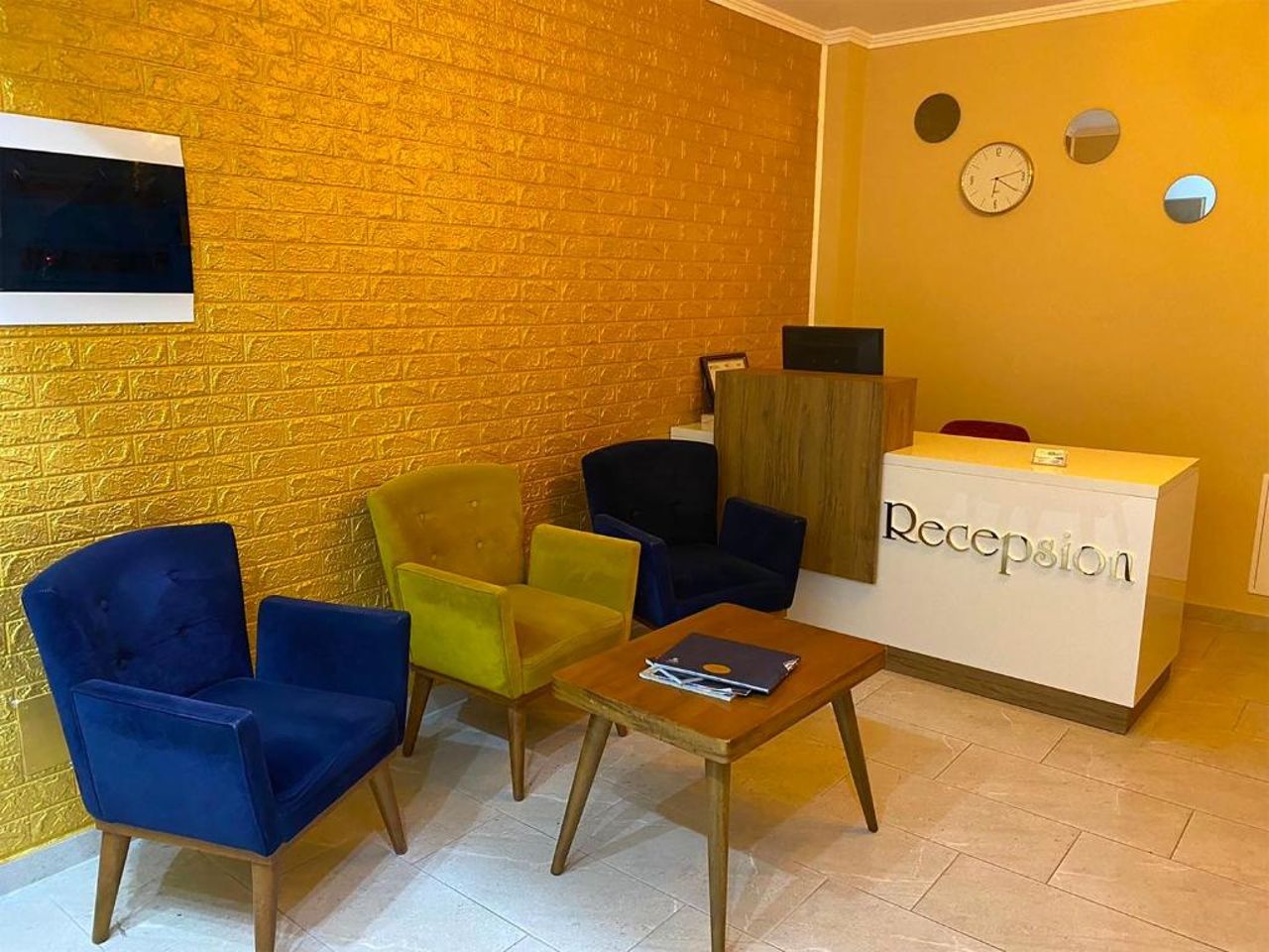 Hotel Demokracia