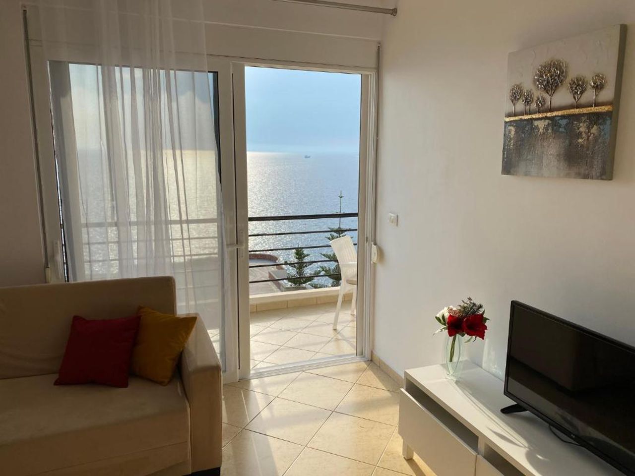 Apartment with huge sea view balcony