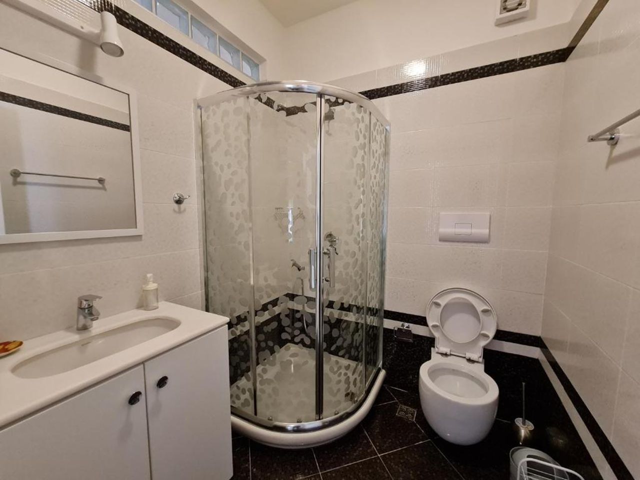 Holiday 2-Bedroom Apartment in Vlora