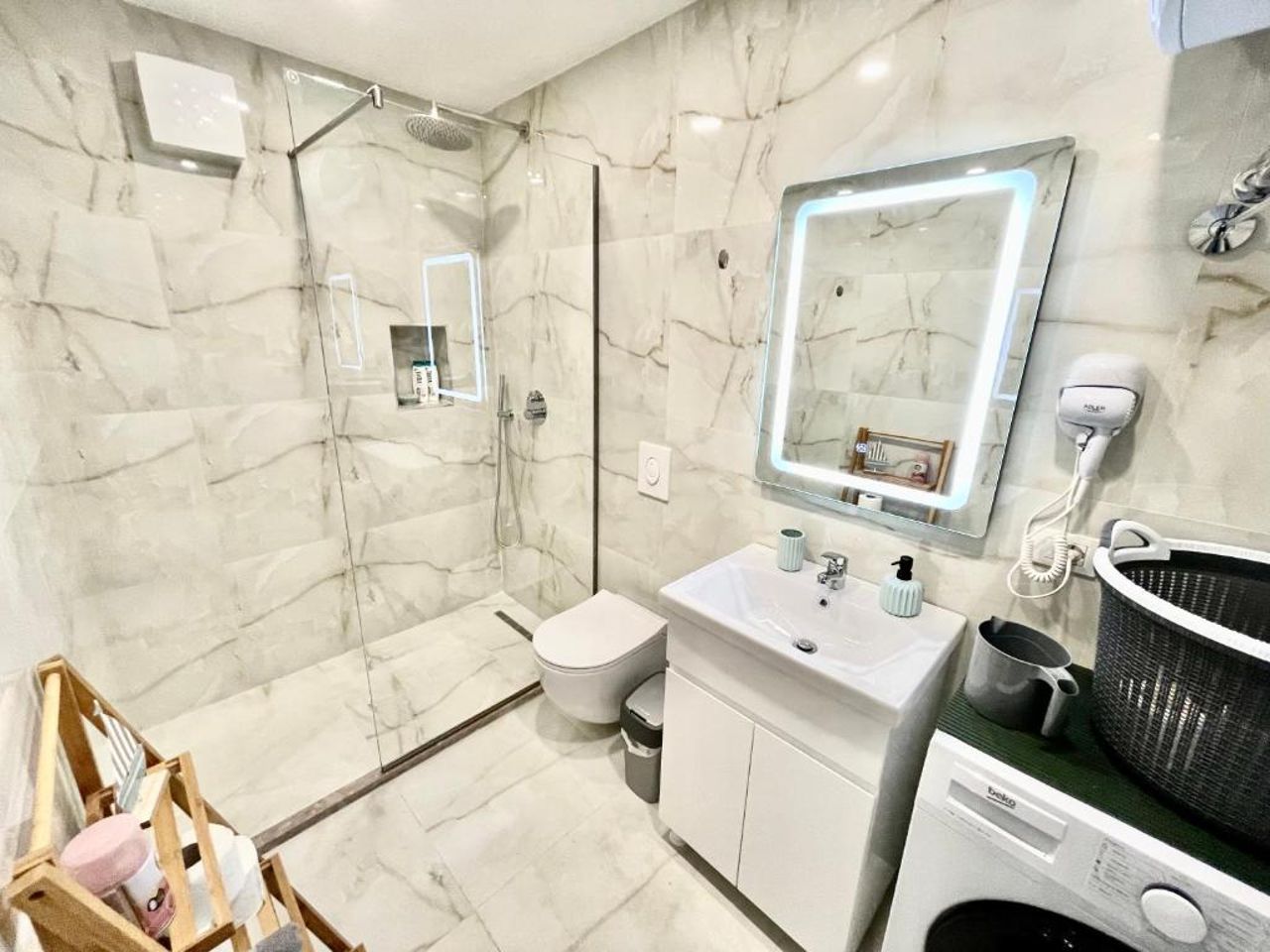 Central Studio Apartment 1, Tirana