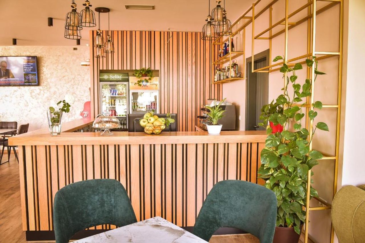 Airport Garden Hotel