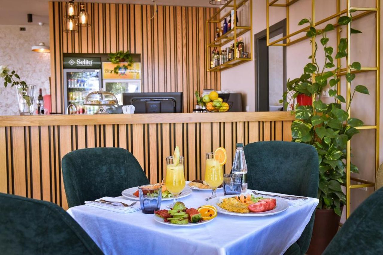 Airport Garden Hotel