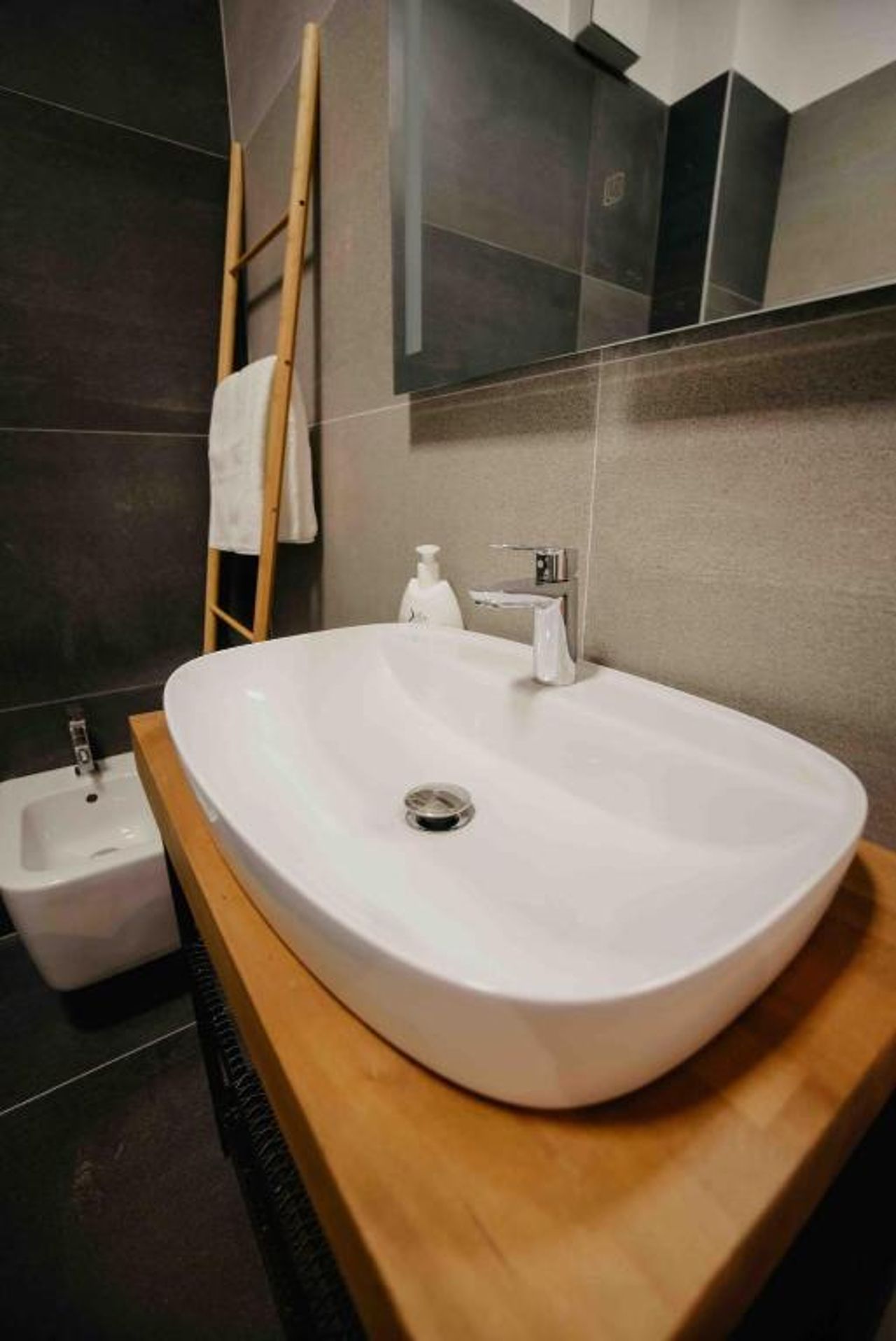 Tirana Yellow Apartment