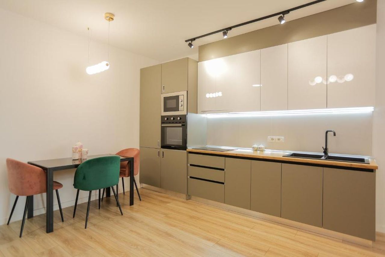 Miku Apartment-Spectacular 1BD At Komuna e Parisit