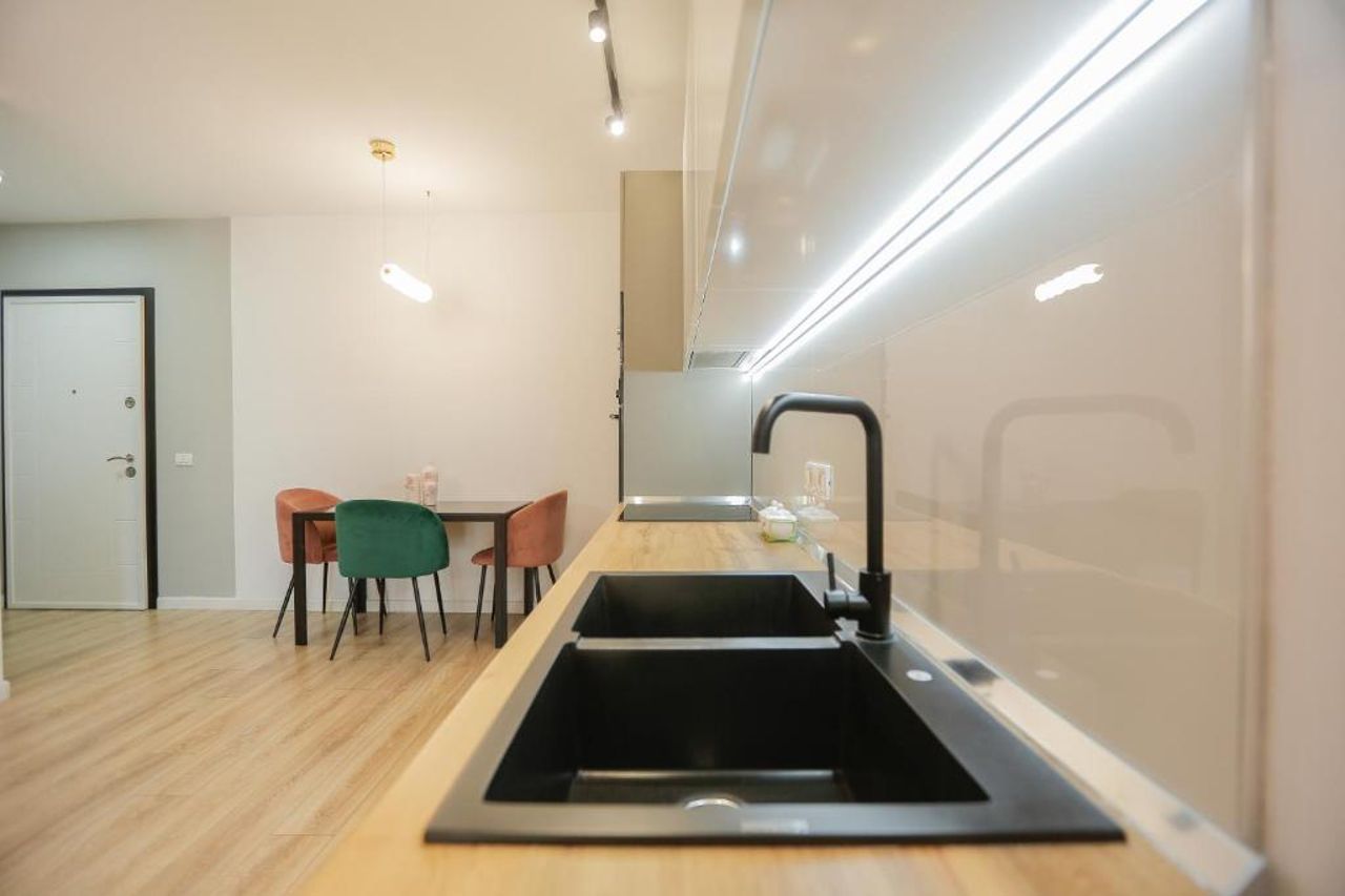 Miku Apartment-Spectacular 1BD At Komuna e Parisit